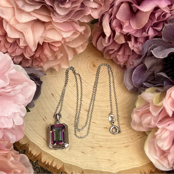 Stunning 10 Carat Mystic Topaz Necklace with Diamond Accent - Picture 3 of 16